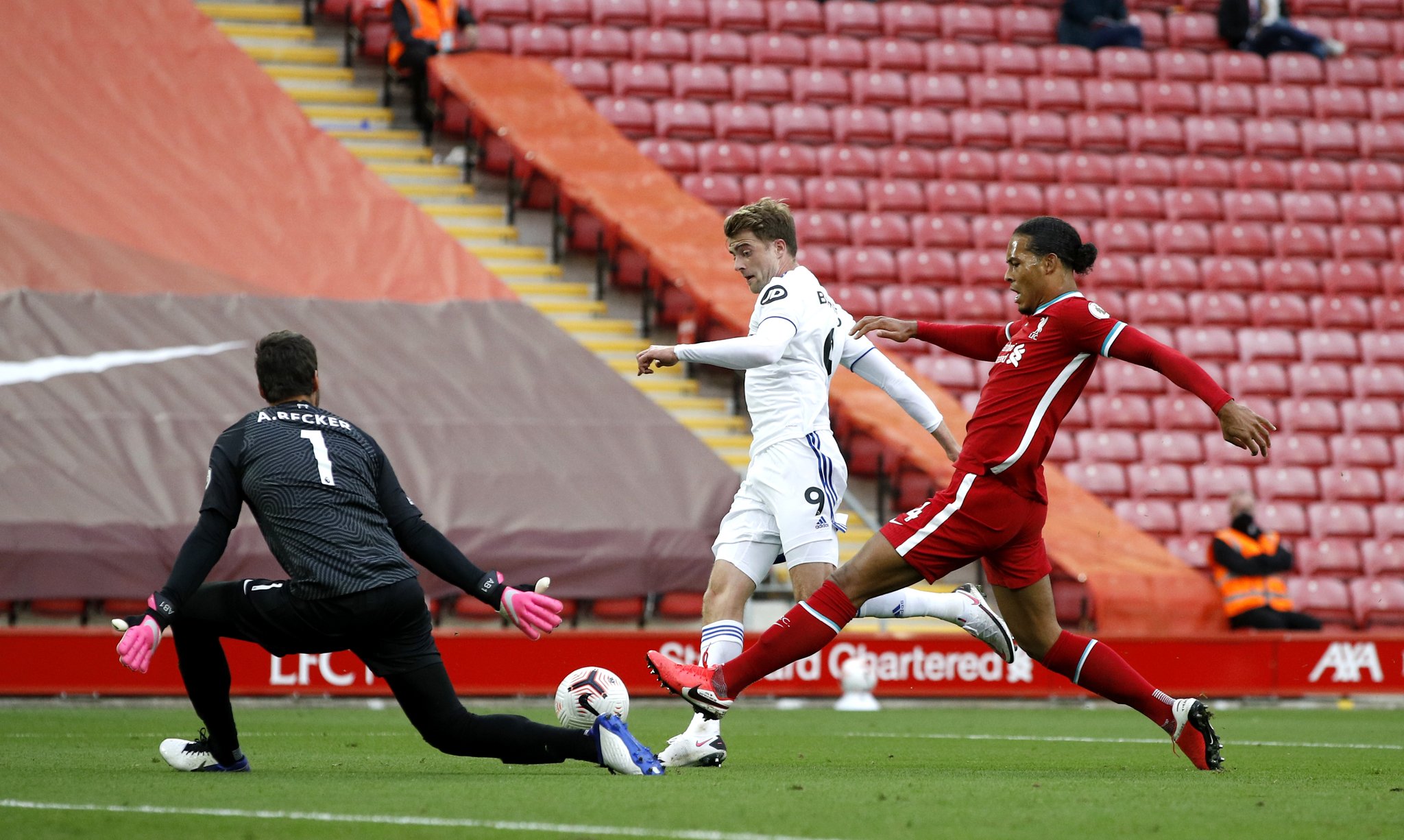 球员之间通 球员之间通